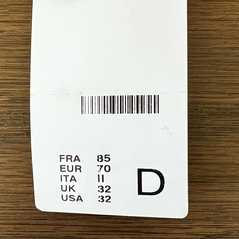 Chantelle Opera Push-Up Bra - Picture 8 of 9